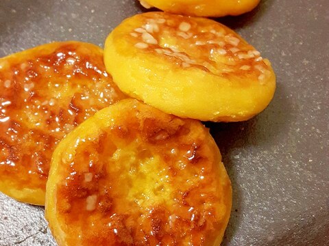 ザラメがべっこう飴風に(^^) カボチャの焼き餅♪